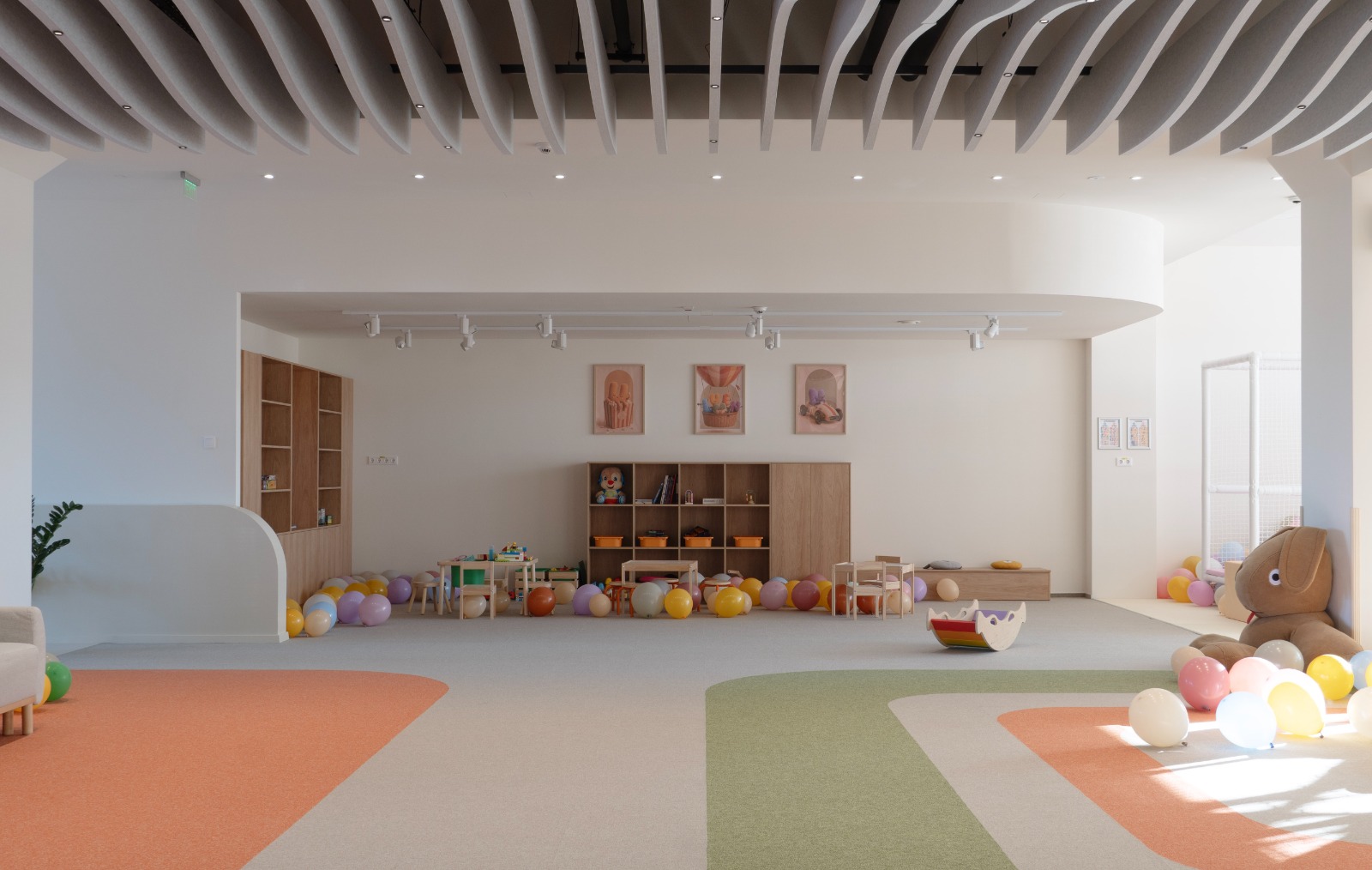PLAY AND COMMUNITY HUB