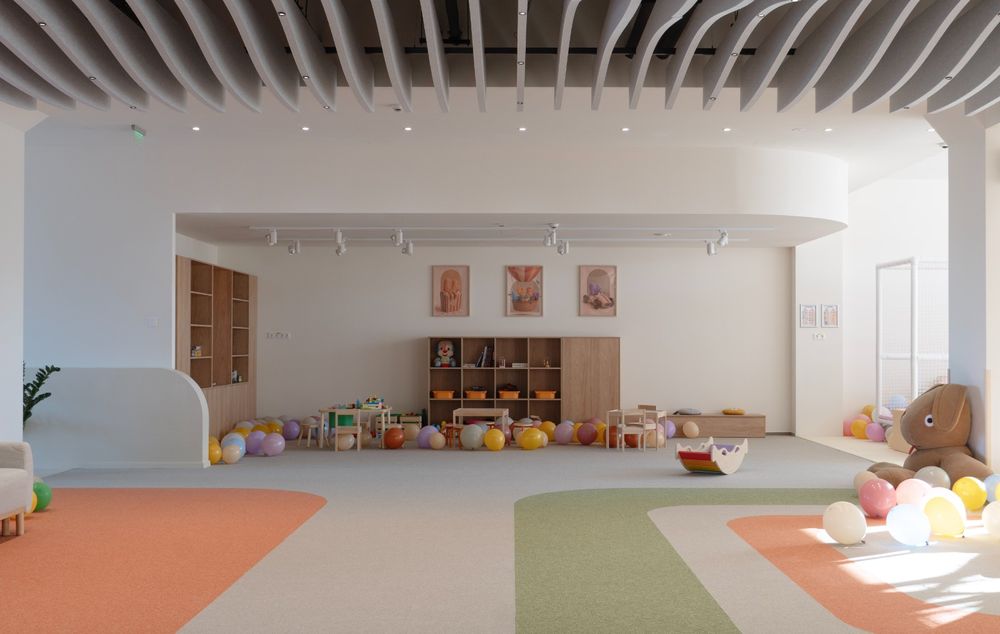 PLAY AND COMMUNITY HUB