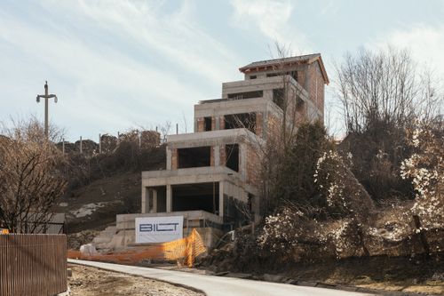 Thumbnail for LOCUINȚE COLECTIVE PE STRADA KUVAR